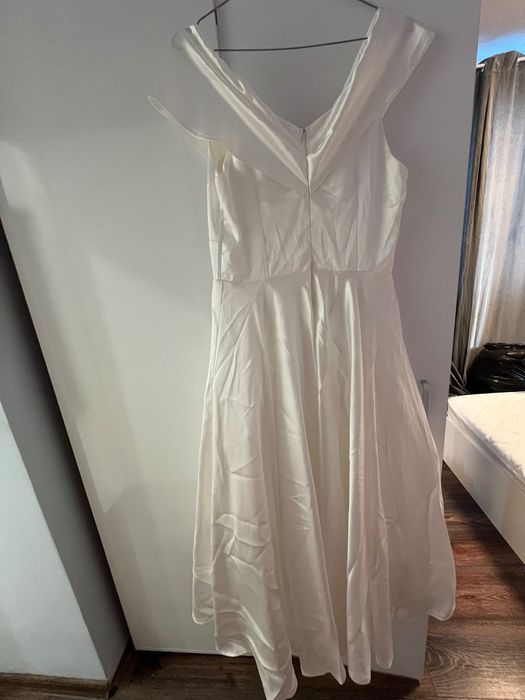 Булченска / официална рокля в бял цвят