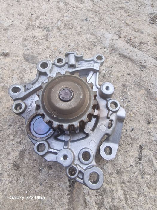 ОРИГИНАЛНА водна помпа за PEUGEOT 3008 1.5 hdi 131 ps