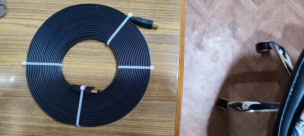 Продам кабель HDMI плоский метров рабочий.