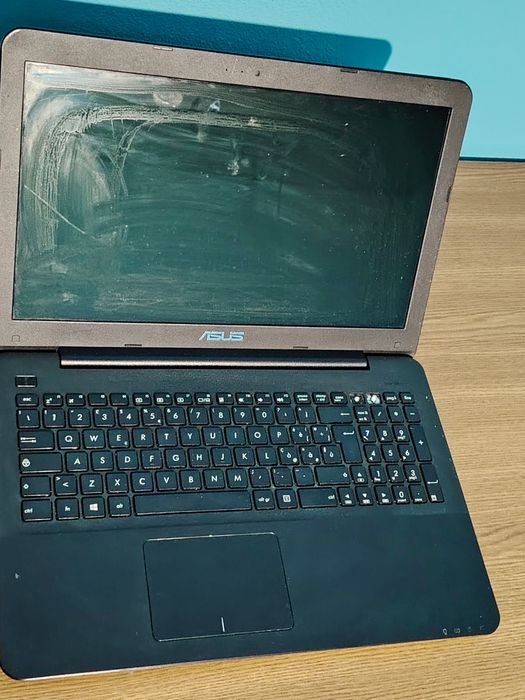 Vând laptop Asus functional