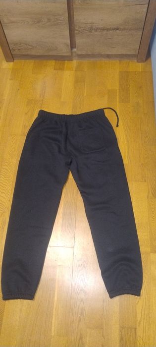 Pantaloni essentials