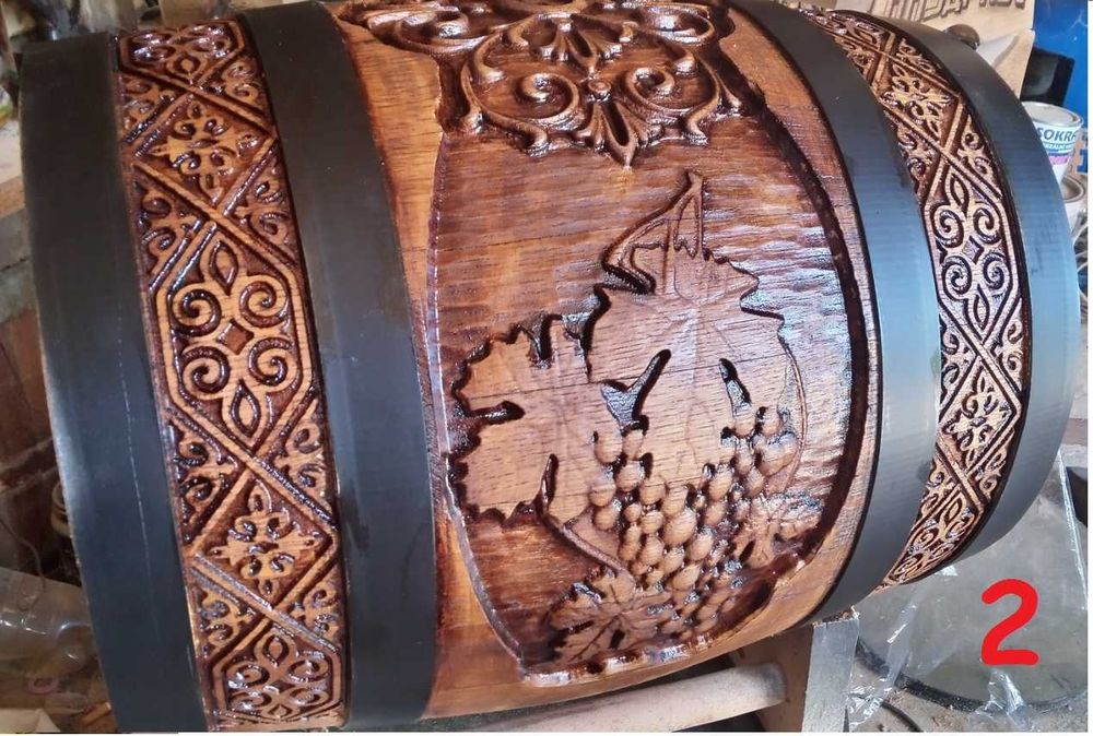 Буре с дърворезба за ракия