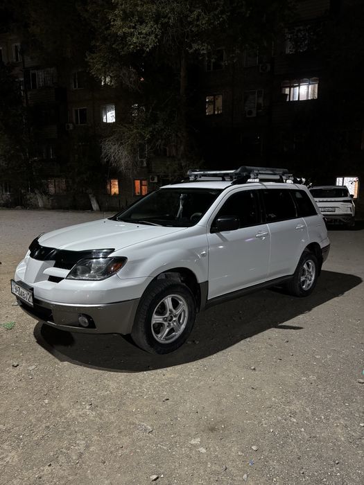 Срочно продам митсубиси аутлендр