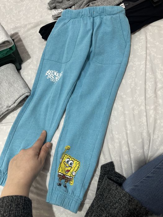 Pantalonii de joaca 128/134
