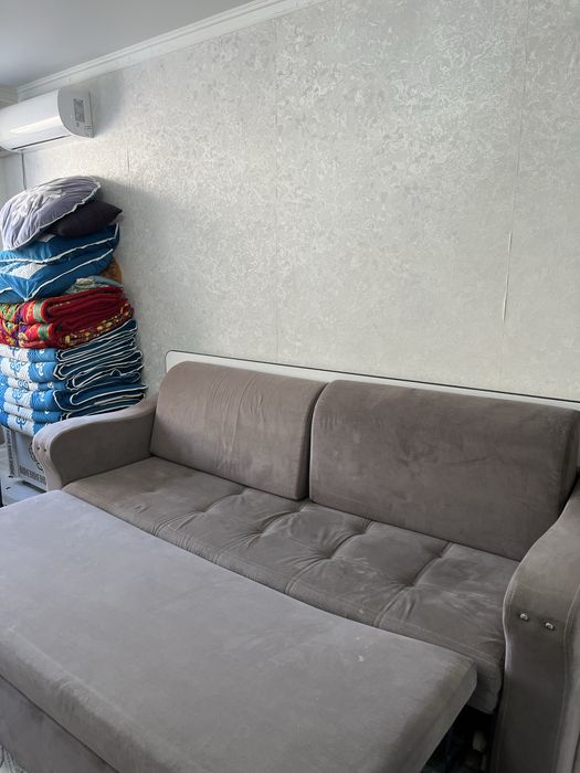 Продаеться 2 растягивающихся дивана!