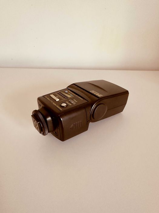 Blitz Nissin SpeedLite Di466 pentru Nikon – stare foarte bună
