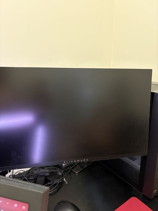 Монитор 24.5 DELL Alienware в подарок кронштейн