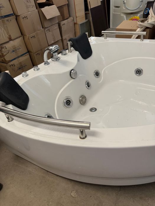Cada hidromasaj/jacuzzi  semi noua 150/150 cm