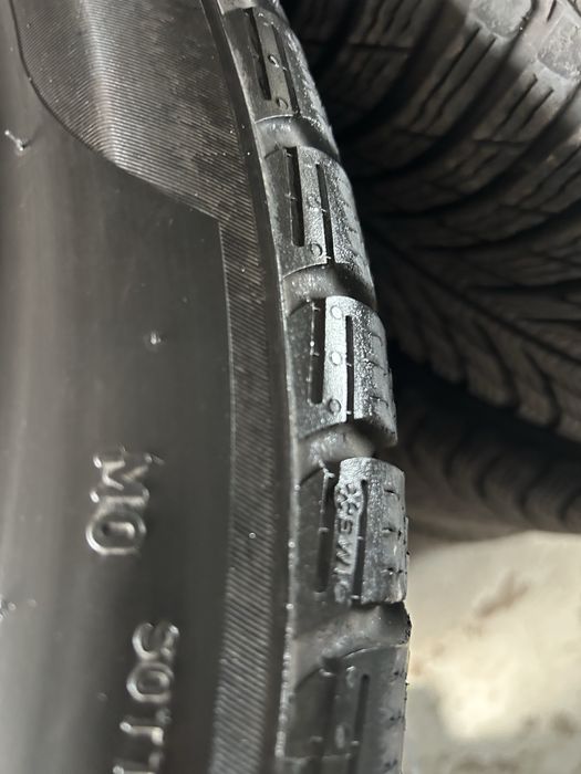 Гуми 245/45/19 Pirelli 4 броя зимни