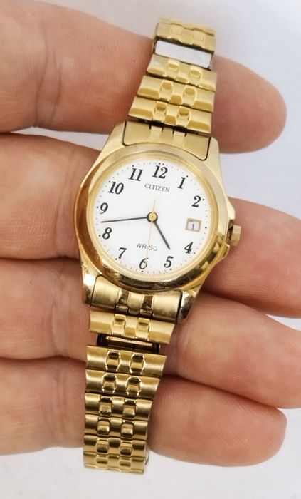 Ceas de dama Citizen cu Quartz, carcasă si bratara din oțel inoxidabil.