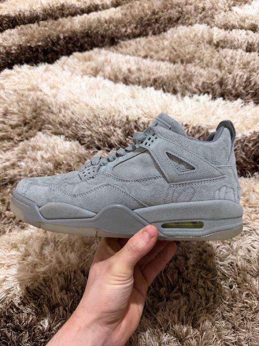 Jordan 4 Kaws Noi