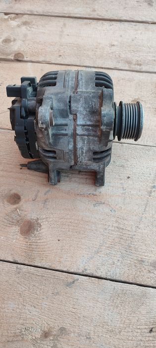 Alternator  pentru Pasat