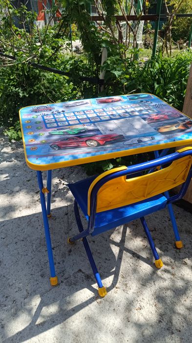 Продам парту складную