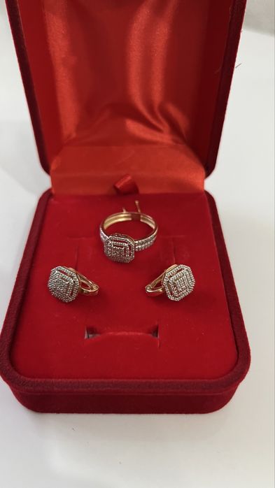 Срочно продам бриллиантовый набор