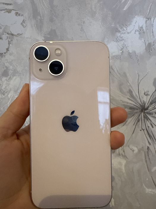 Айфон 13 розовый свет