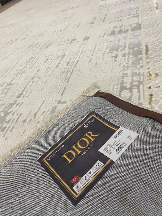 Шелковый ковер Dior