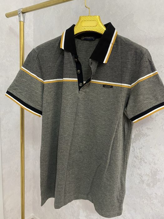 мужские рубашки каждые по 30.000 сум