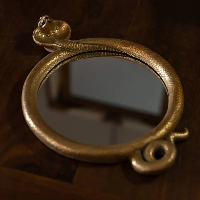 Oglindă rotundă cu sarpe