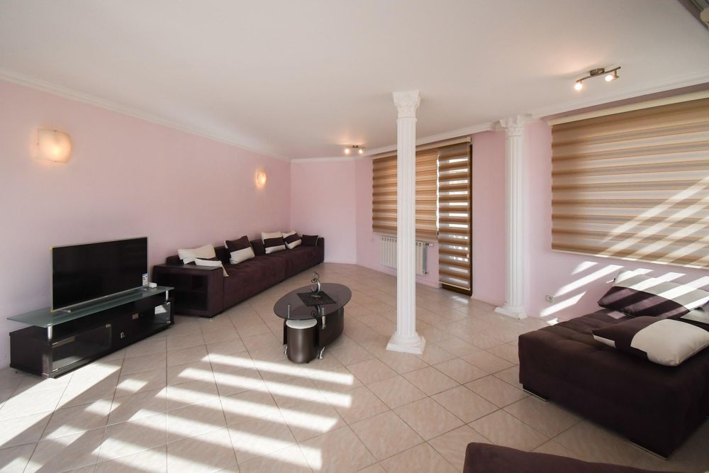 Дава се под наем Етаж от къща в София, Надежда 4 - 150 кв.м за 1196.97 € - Снимка #3