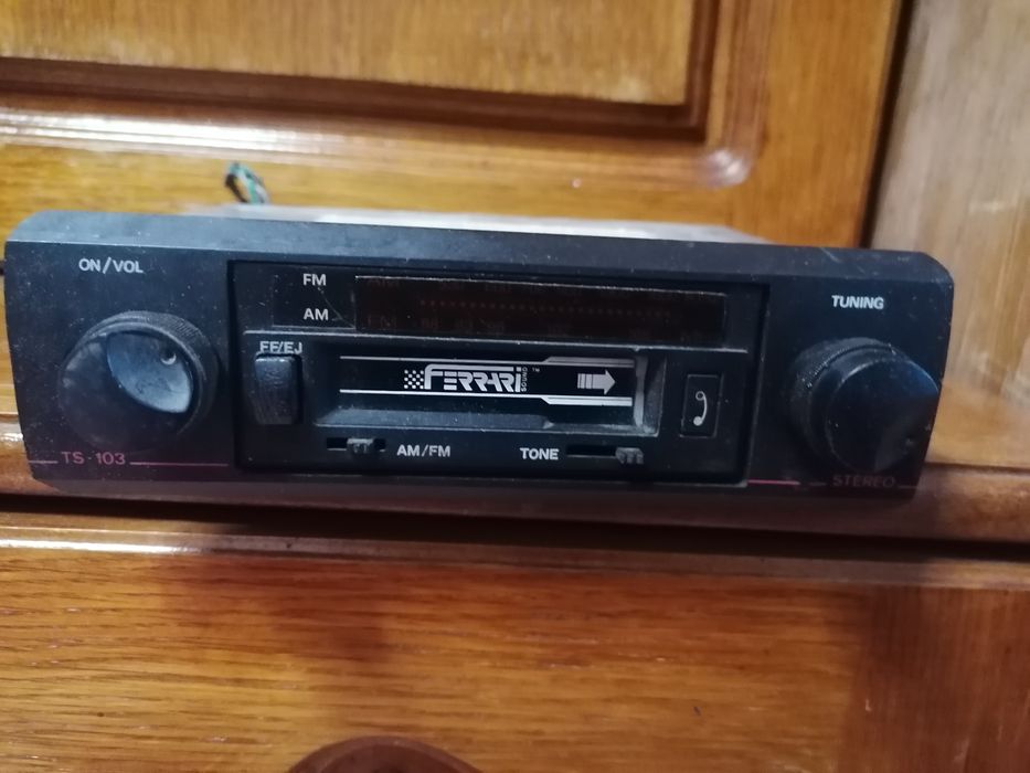 Radio casetofon auto.