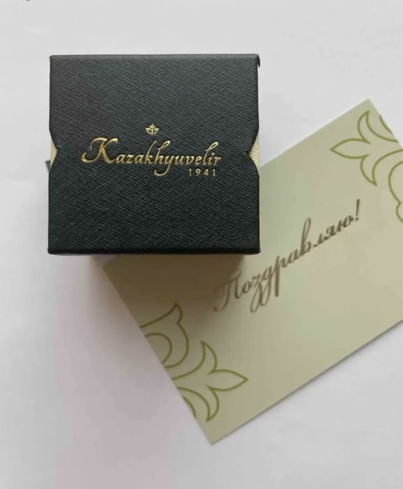 Продаю футляр для украшений.