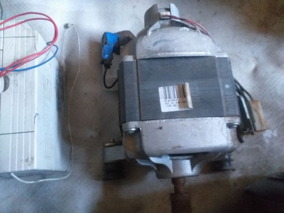 Продам электро двигатели