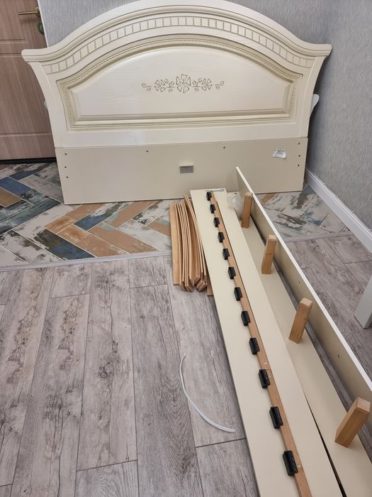 Продам спальную кровать