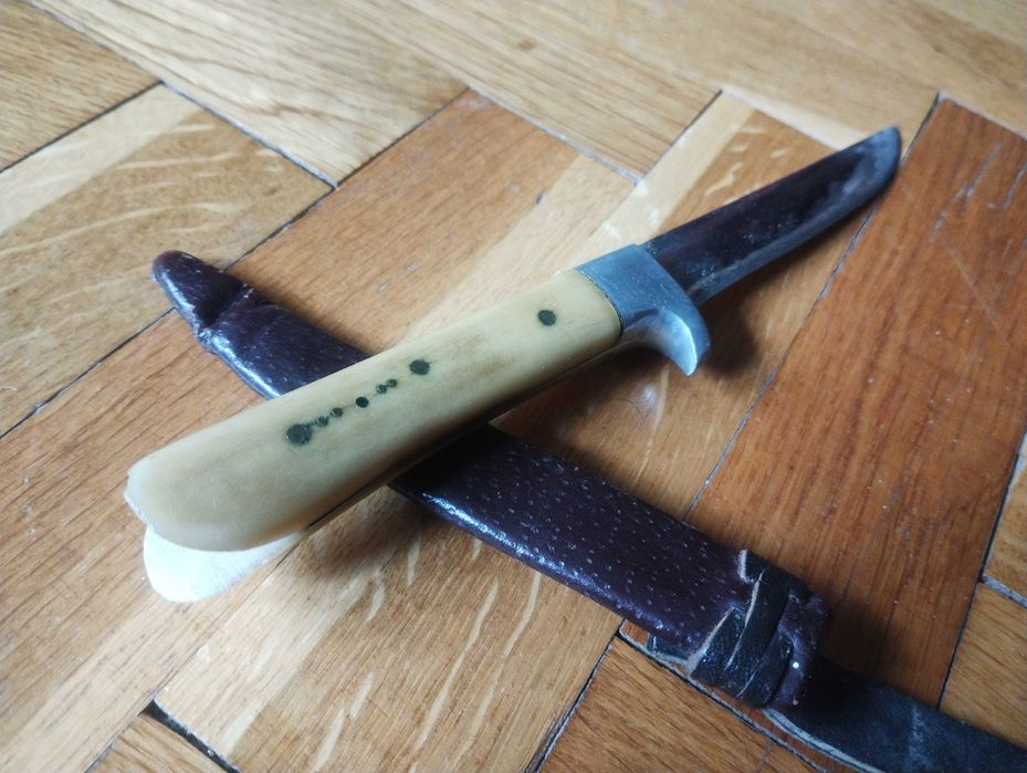 Стар нож с кания