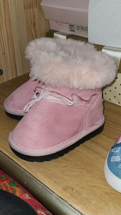 Qizlar uchun oyoq kiyim