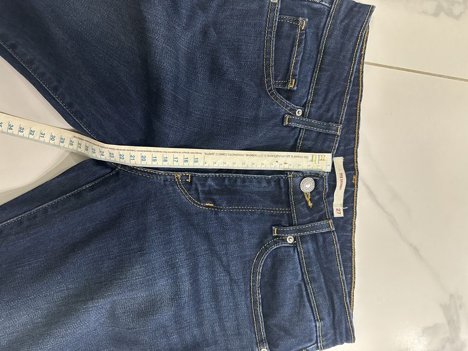 Оригинални дамски дънки Levi’s ,размер 27