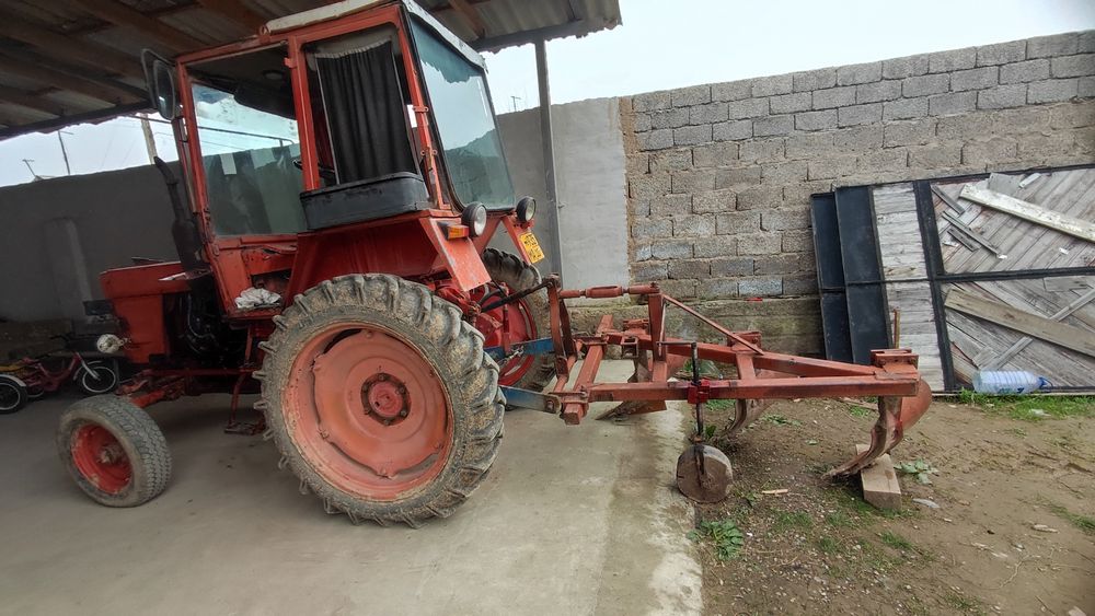 T 25 traktor sotiladi