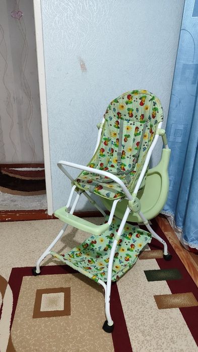 Столик для кормления детей