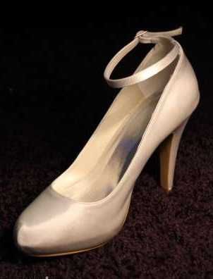 pantofi nr.39 din saten alb ivoire