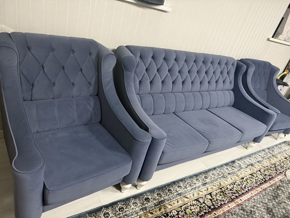 Диван , кресло  продам срочно !