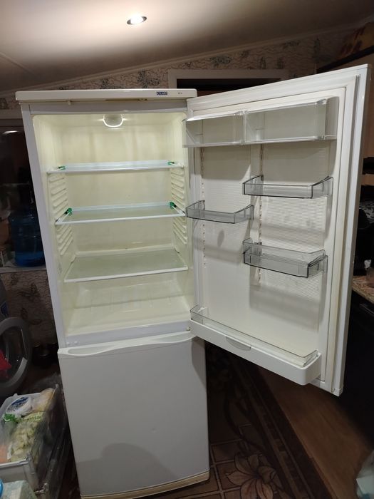 Продам холодильник