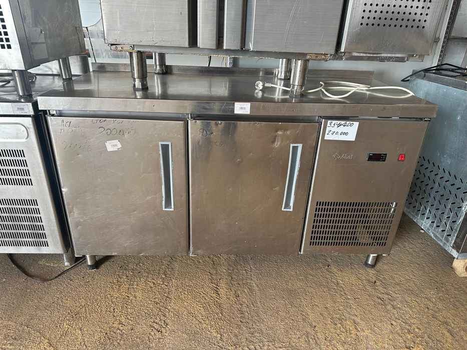 Стол холодильник, Оборудование