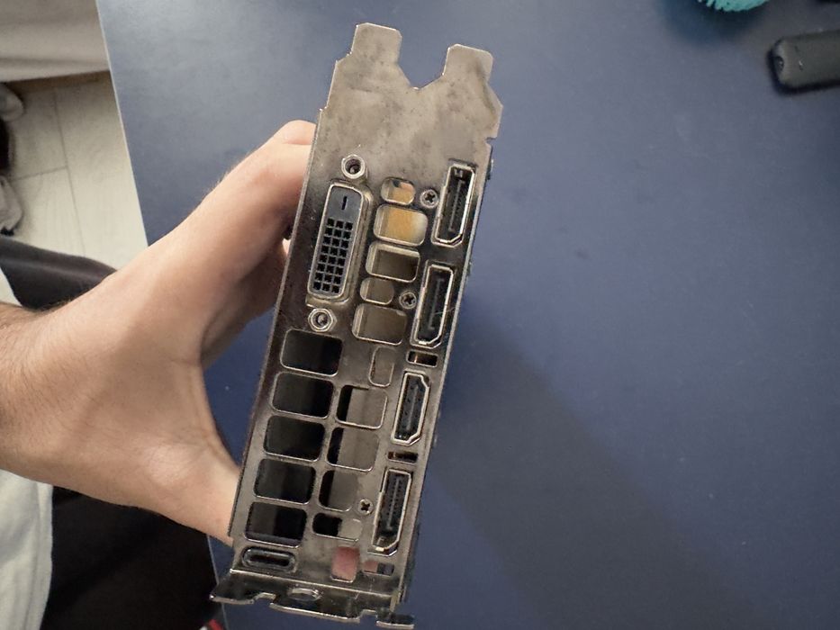 Paca video evga gtx 1070  NU STIU CE ARE