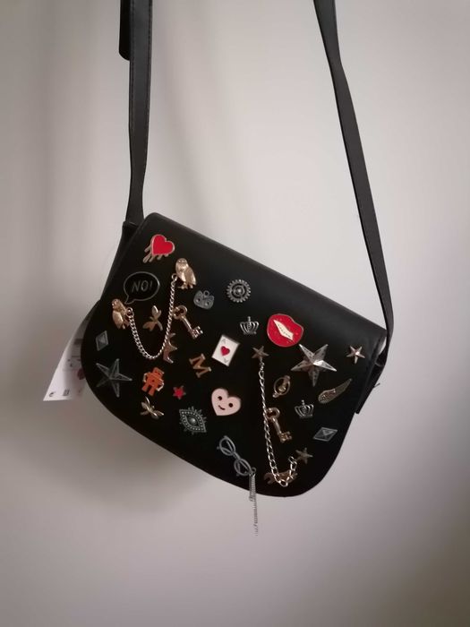 Черна чанта тип кросбоди  Stradivarius