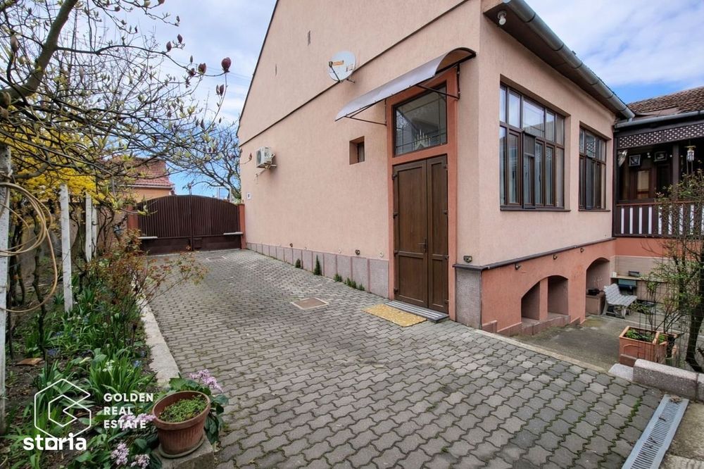 Casa D+P, cu piscina si teren 680 mp, Lipova, comision 0%