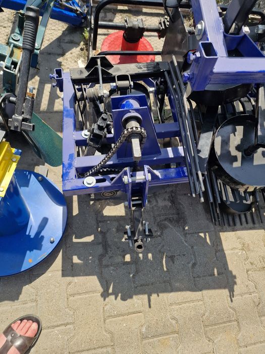 Masina de recoltat scos cartofi ceapa usturoi motocultor