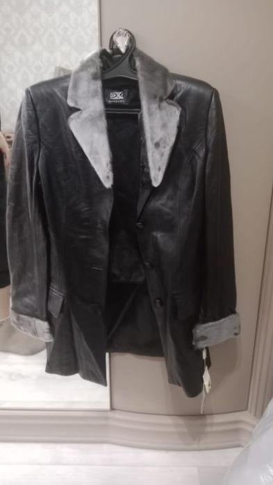 Кожанки хорошие новые.