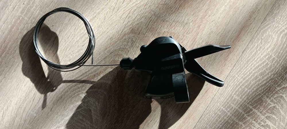 продавам команда шимано дясна 8 скорости,по4ти нова