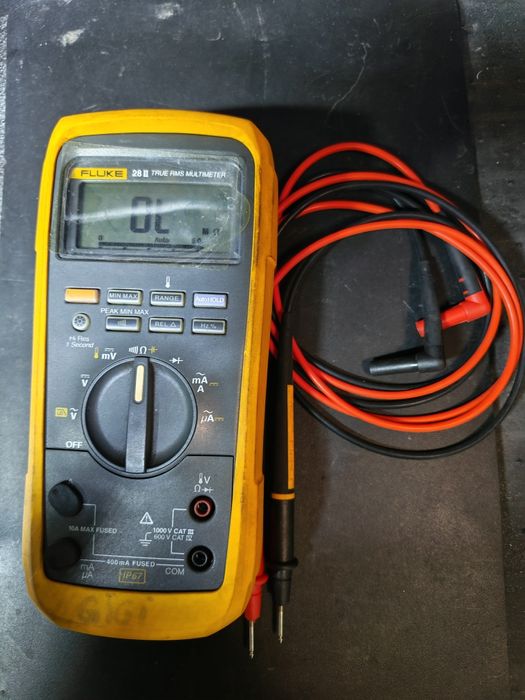 Aparat de măsură FLUKE 28II:
Tensiune si intensitate True-RMS pentru m