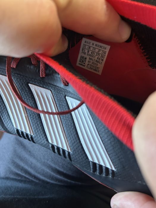 Футболни обувки Адидас Predator