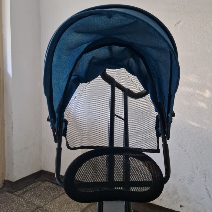 Tricicleta-carucior Kubi pentru  copii  - roti cauciuc, pedale, cadru metalic, parasolar