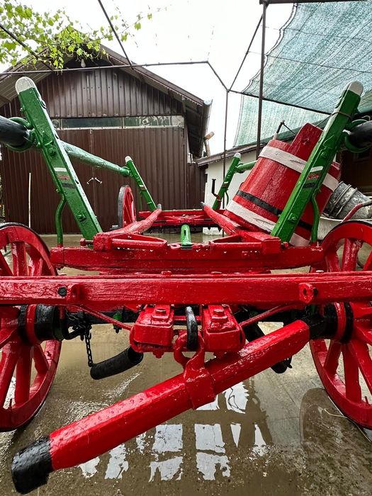 Căruță nouă tradițională de lemn, preț negociabil