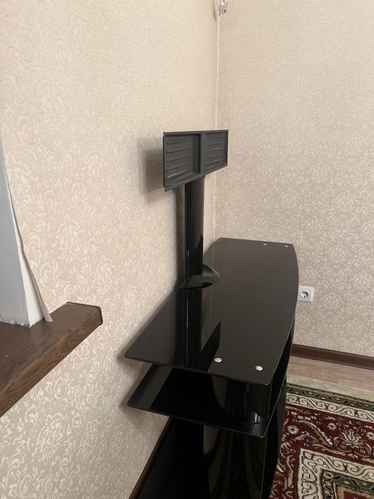 Продам тв тумбу