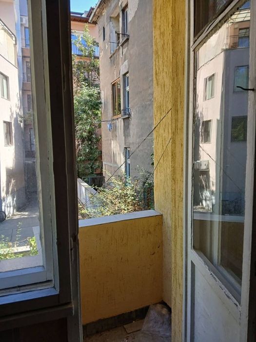 Продава се Двустаен апартамент в София, Център - 54 кв.м за 4571 €/кв.м - Снимка #2