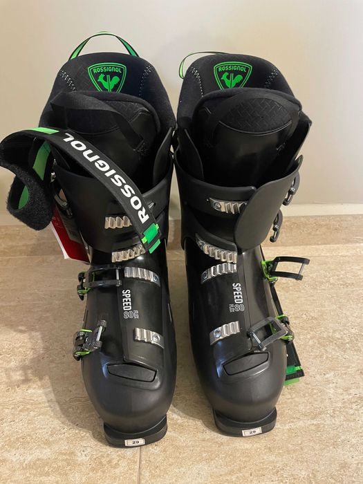 Чисто НОВ ски комплект