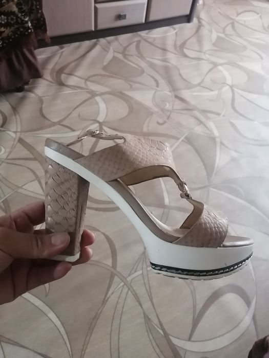 Продам туфли,, босоножки